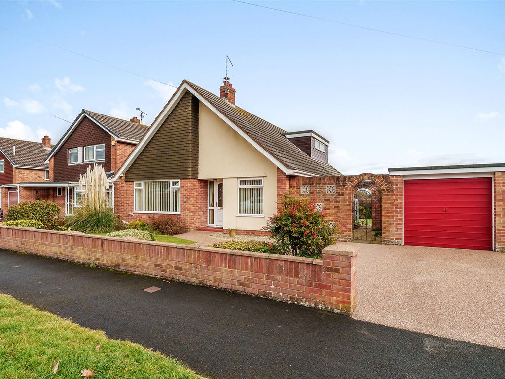 4 bed detached house for sale in Newlands Grove, Ruishton, Taunton TA3, £350,000