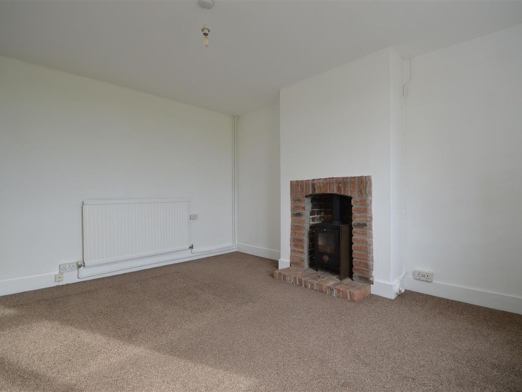 3 bed property for sale in Blackness Road, Crowborough TN6, £375,000