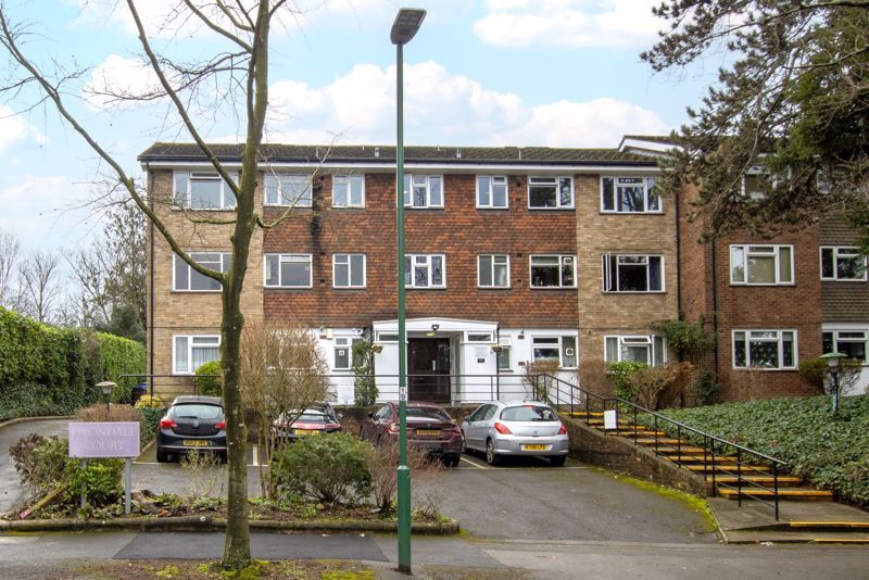 2 bed flat for sale in Avondale Court, Brighton Road, Sutton SM2, £295,000