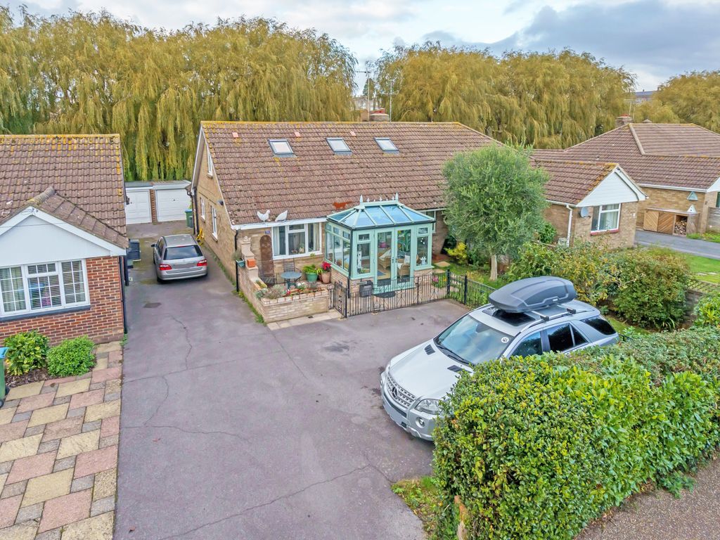 4 bed semi-detached bungalow for sale in Fitzalan Road, Arundel BN18, £550,000