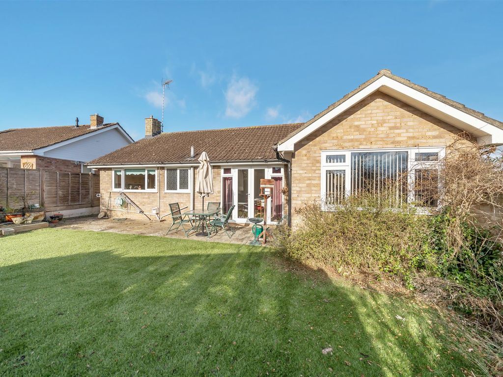 3 bed detached bungalow for sale in Loring Road, Sharnbrook, Bedford MK44, £450,000