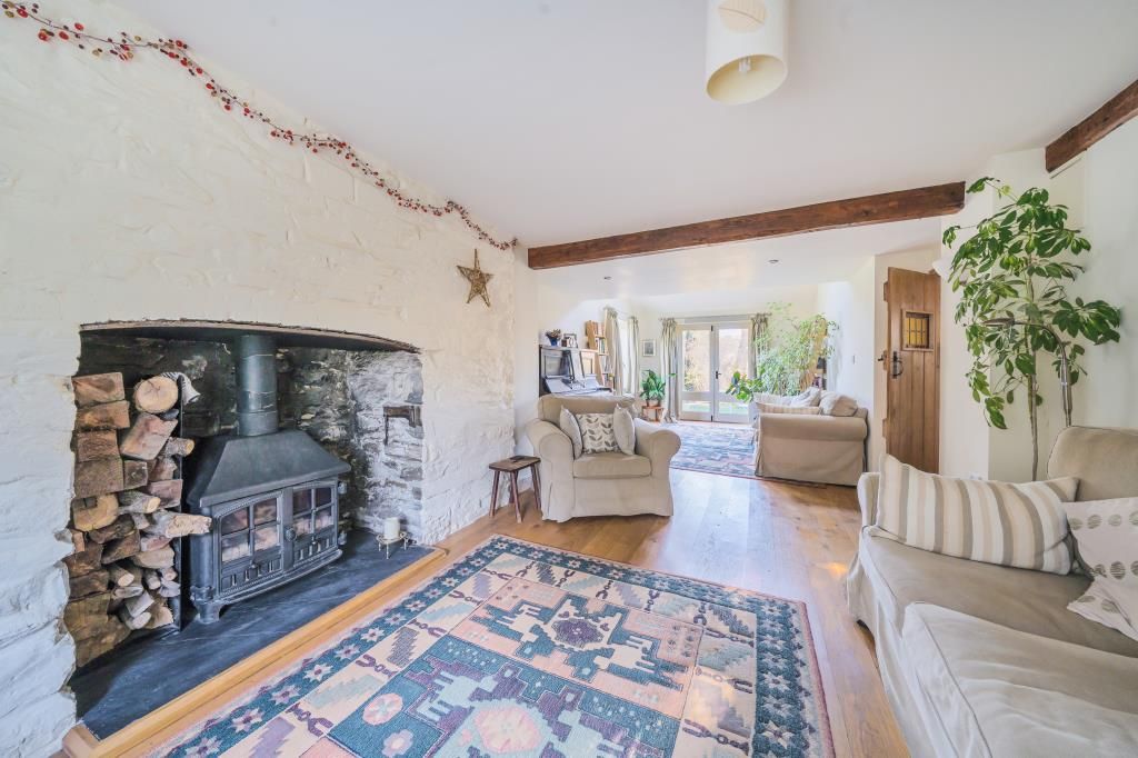 2 bed cottage for sale in Llandrindod Wells, Powys LD1, £350,000