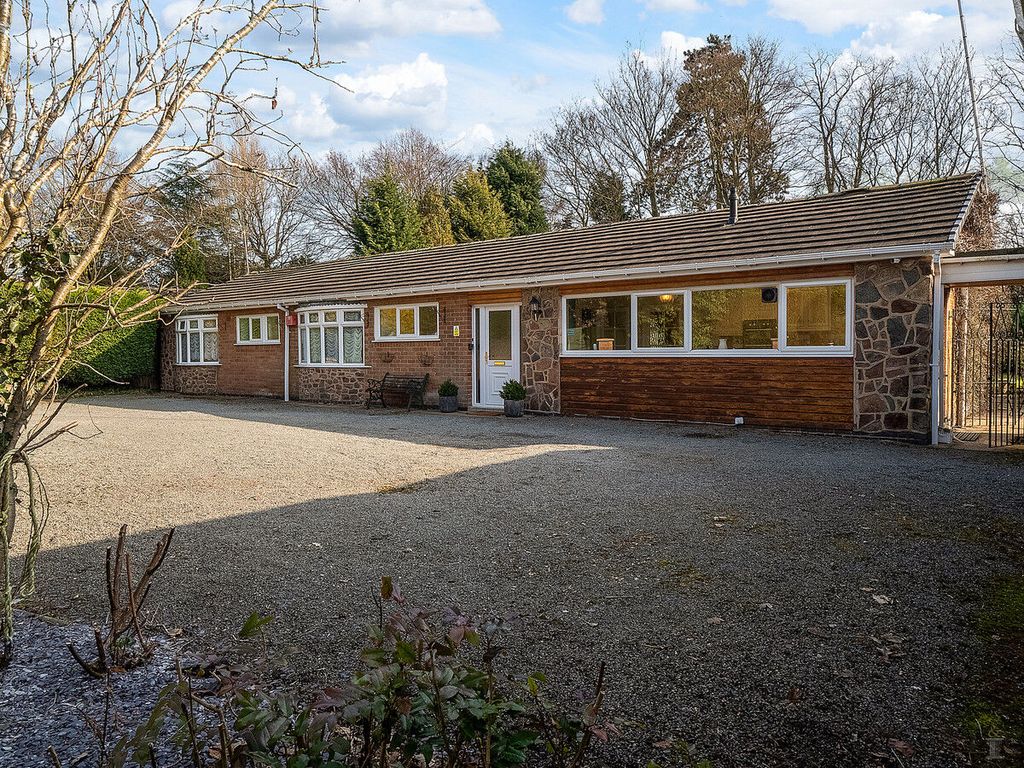 4 bed bungalow for sale in Glenfield Frith Drive, Leicester LE3, £650,000