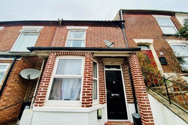 3 bed property to rent in Churchill Road, Norwich NR3, £1,300 pcm