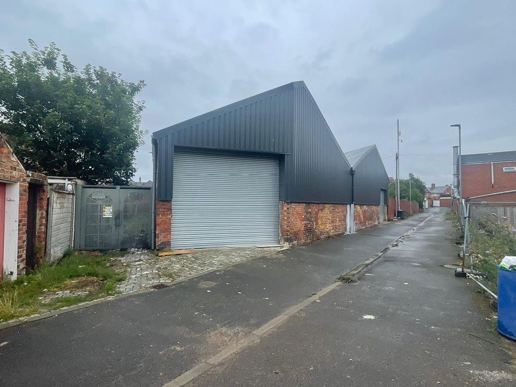 Light industrial to let in Kings Road, Middlesbrough TS3, £14,400 pa