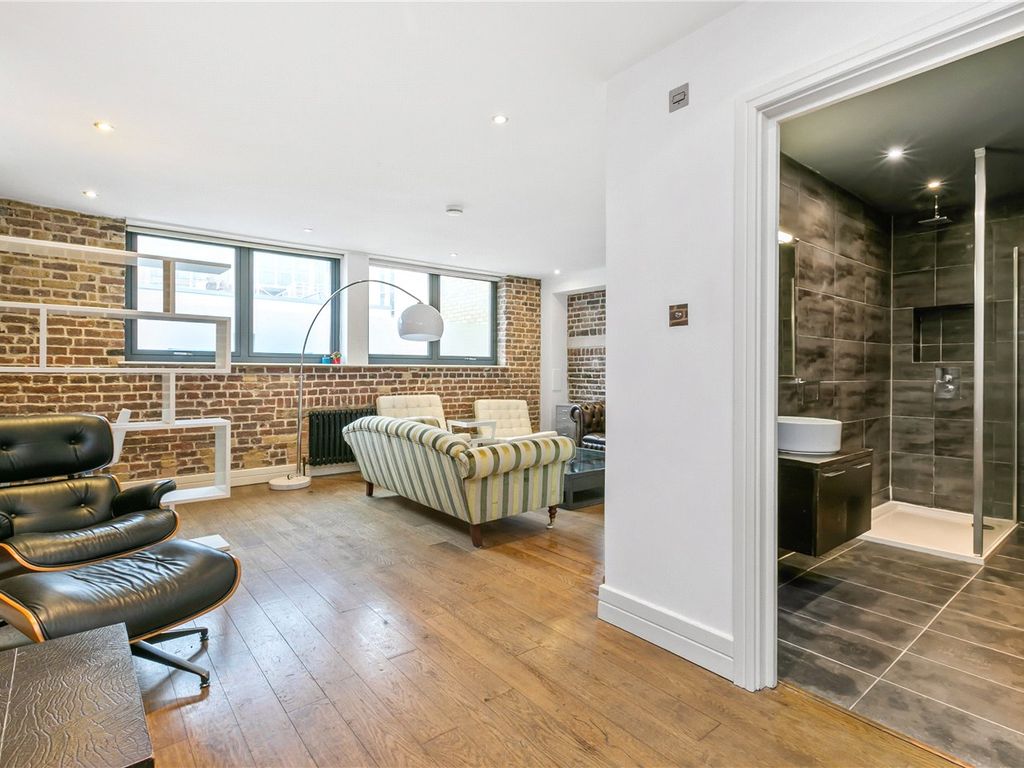 1 bed flat for sale in Commercial Street, London E1, £700,000
