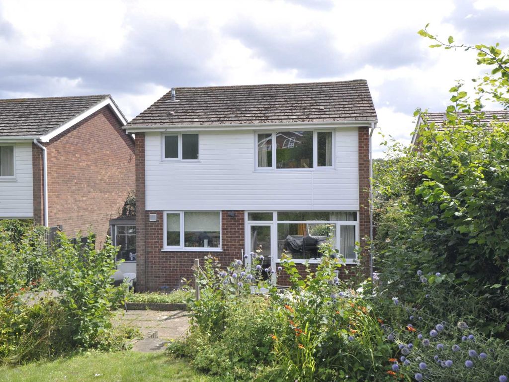 4 bed detached house for sale in Sycamore Drive, Marlow Bottom SL7, £625,000
