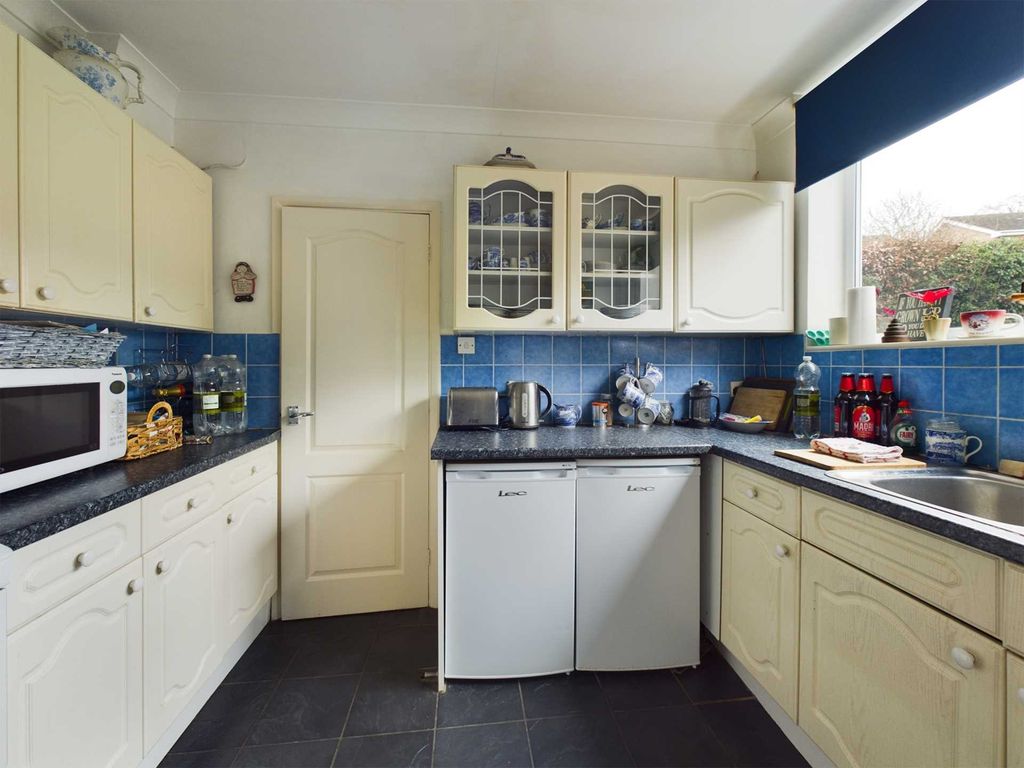 4 bed detached house for sale in Sycamore Drive, Marlow Bottom SL7, £625,000