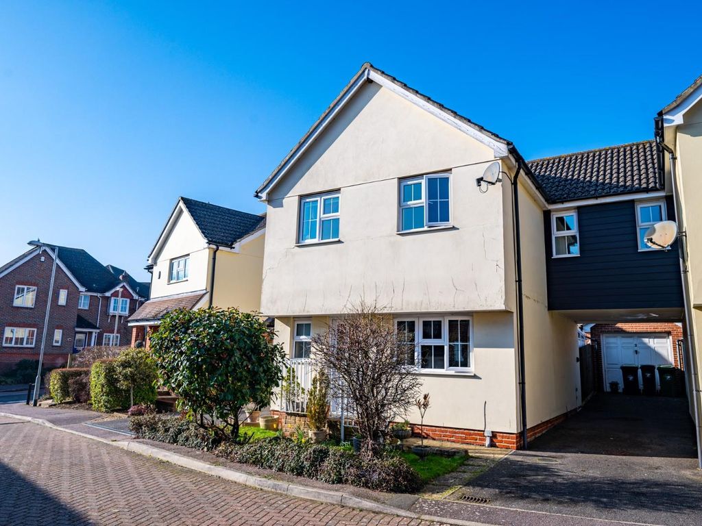 3 bed link-detached house for sale in Castleden Way, Dunmow CM6, £365,000