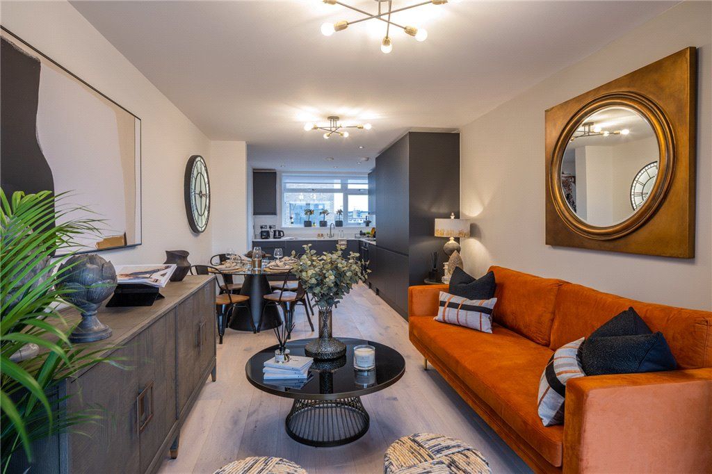New home, 3 bed flat for sale in Caroline Street, London E1, £740,000