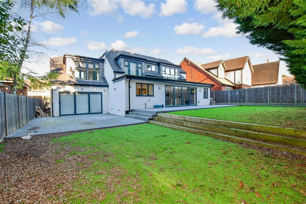 4 bed detached house for sale in Woodford Green, Woodford Green, Essex IG8, £1,400,000