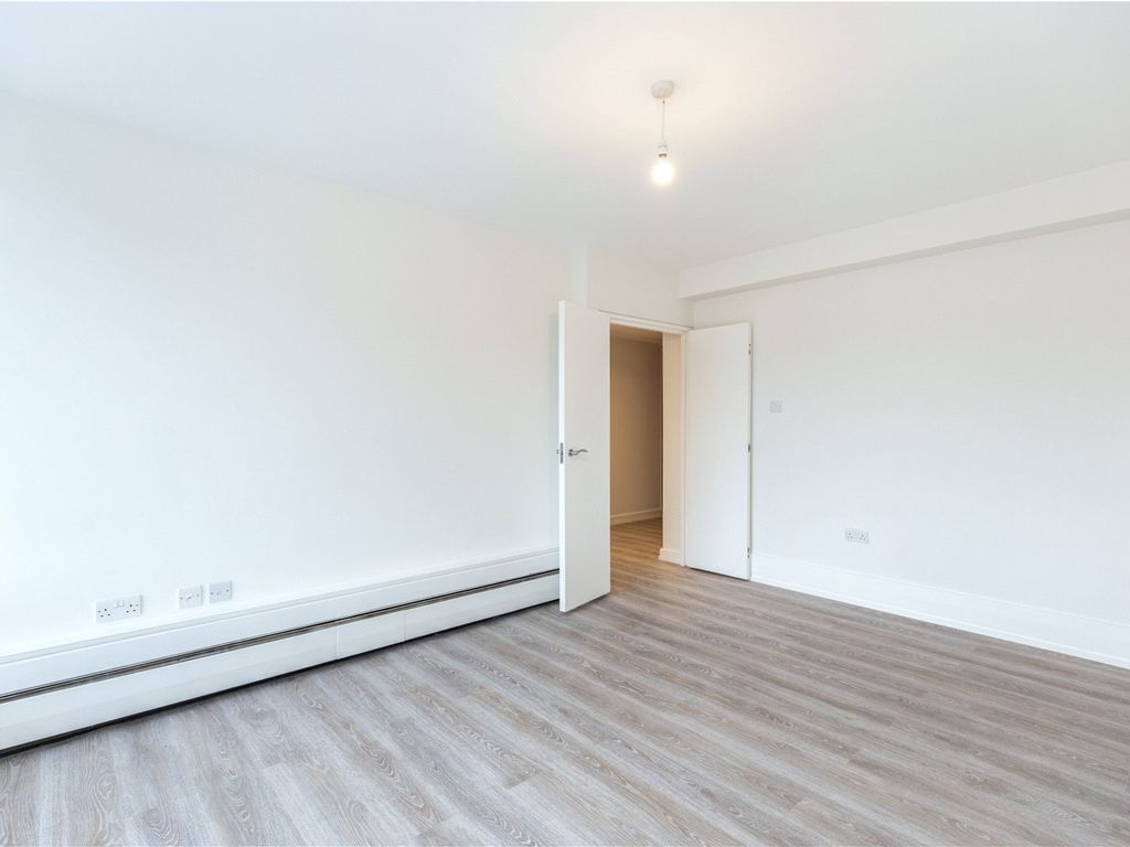 3 bed flat for sale in Bourdon Street, London W1K, £1,750,000