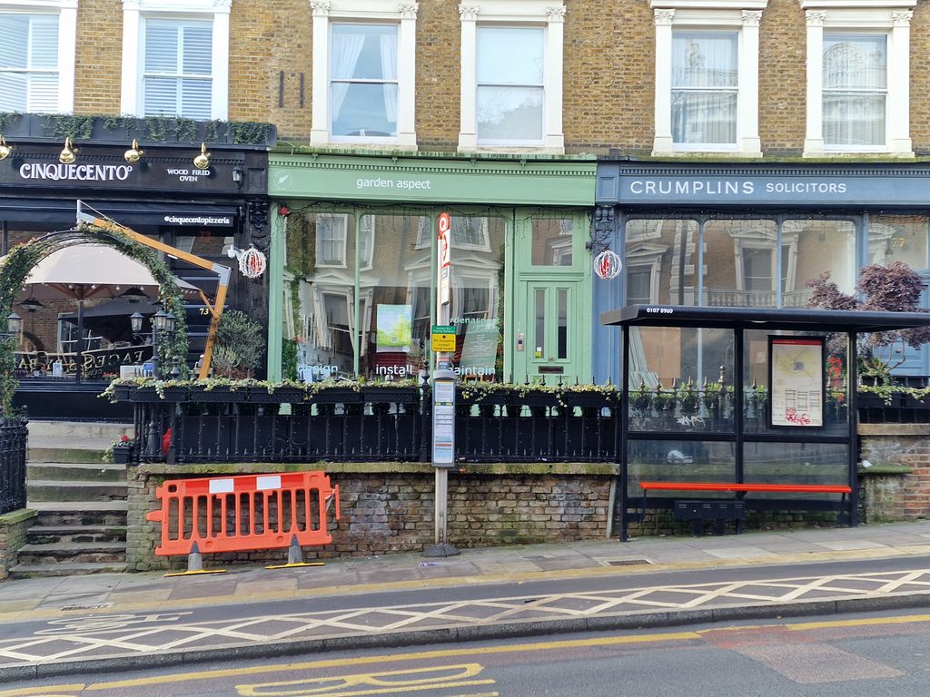 Retail premises to let in 75 Haverstock Hill, London NW3, £24,500 pa