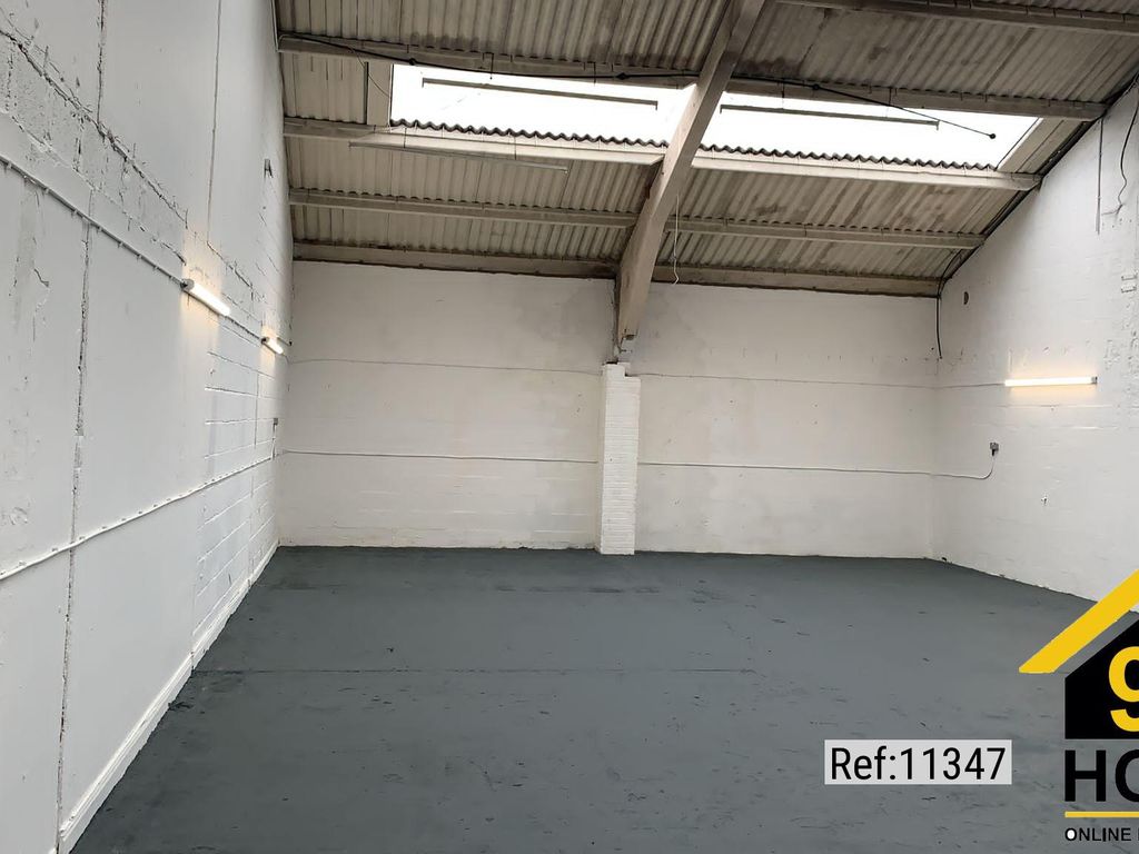 Warehouse to let in Block 1, Royston, Hertfordshire SG8, £18,000 pa