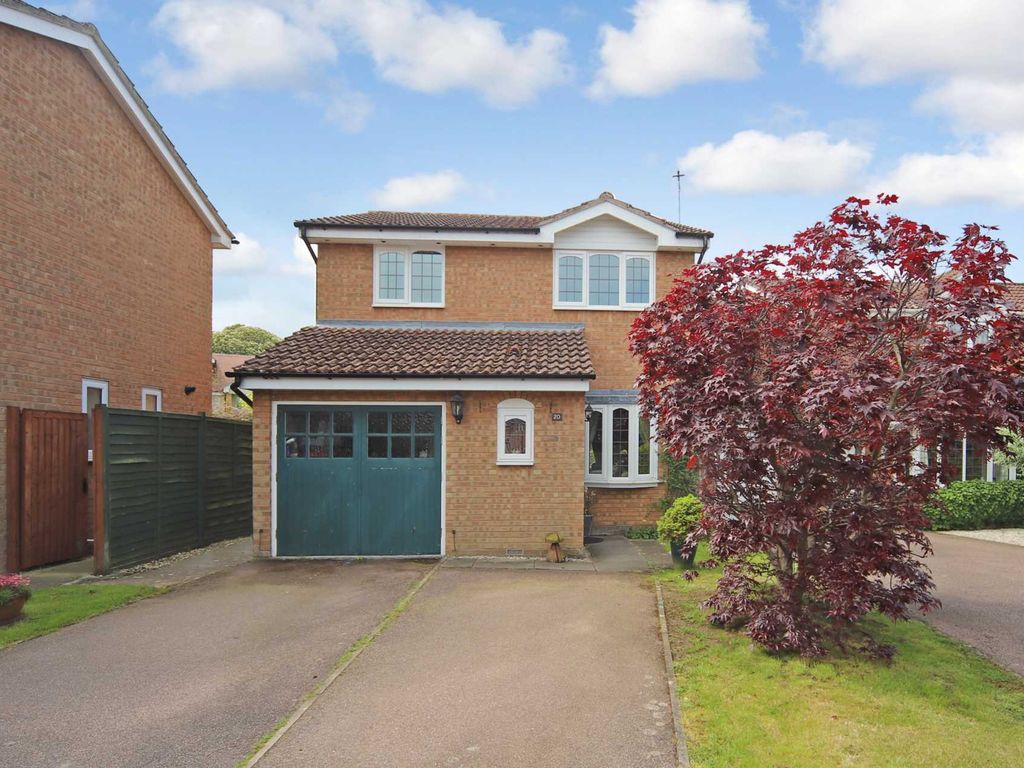 3 bed detached house for sale in Dean Way, Aston Clinton HP22, £485,000