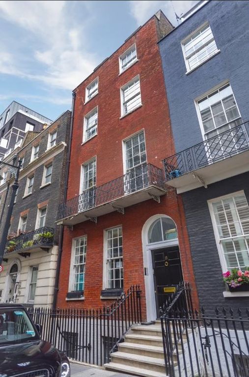 Office to let in Bolton Street, London W1J, £202,865 pa