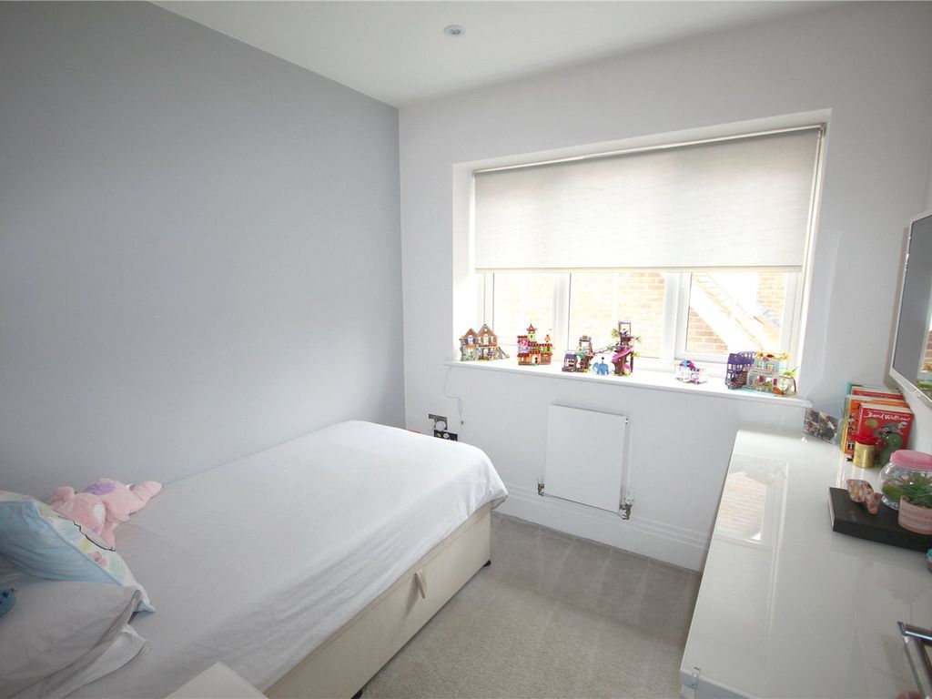 3 bed detached house for sale in Bentley Place, Bentley Heath, Barnet, Hertfordshire EN5, £860,000