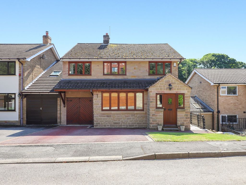 4 bed detached house for sale in Harewood Road, Holymoorside S42, £599,950