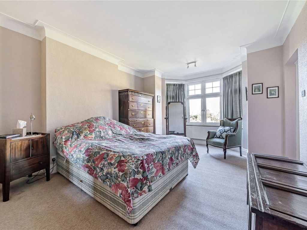 3 bed detached house for sale in Hillside Gardens, Barnet EN5, £1,075,000