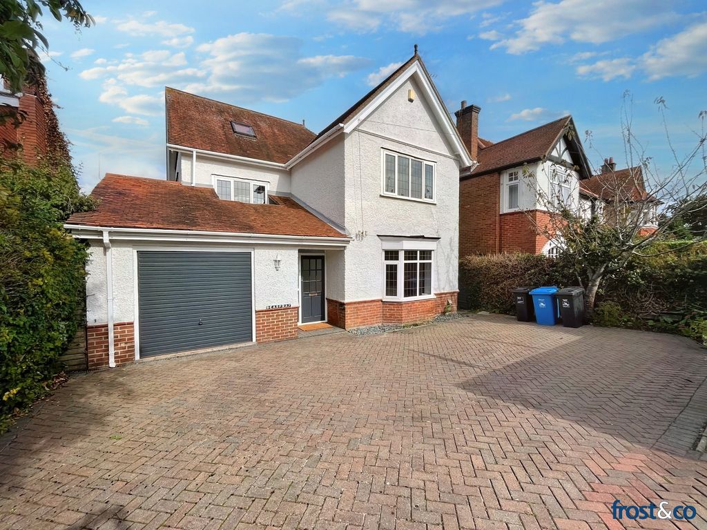 4 bed detached house for sale in Woodside Road, Penn Hill, Poole, Dorset BH14, £645,000