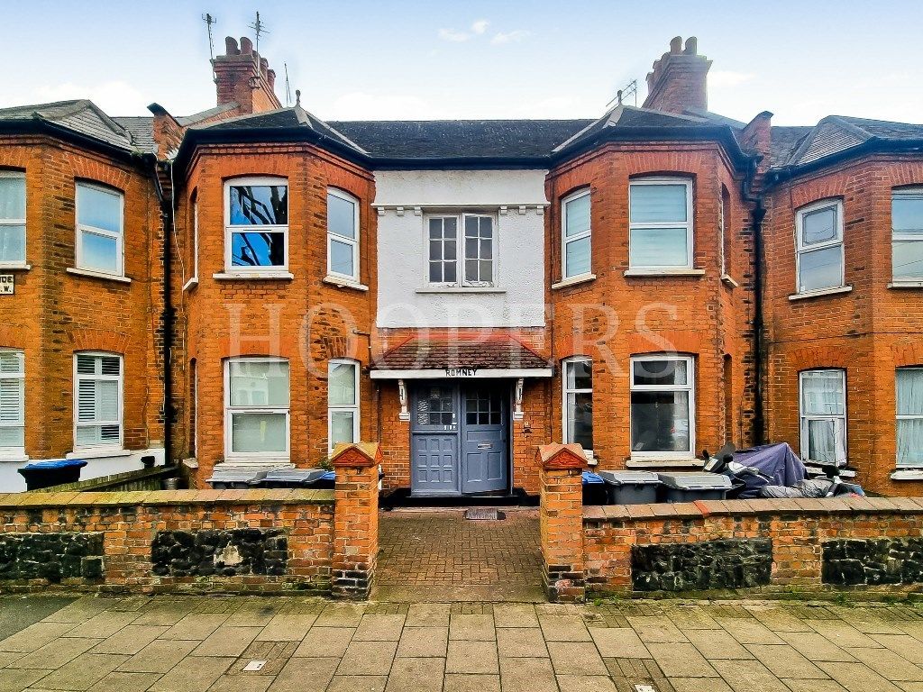 2 bed flat for sale in Ambleside Road, London NW10, £399,950