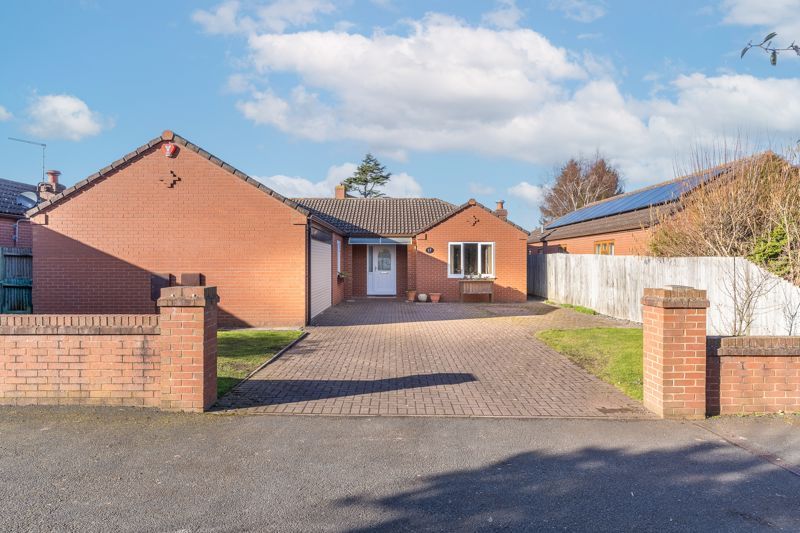 3 bed detached bungalow for sale in The Beeches, Admaston, Telford TF5, £379,995