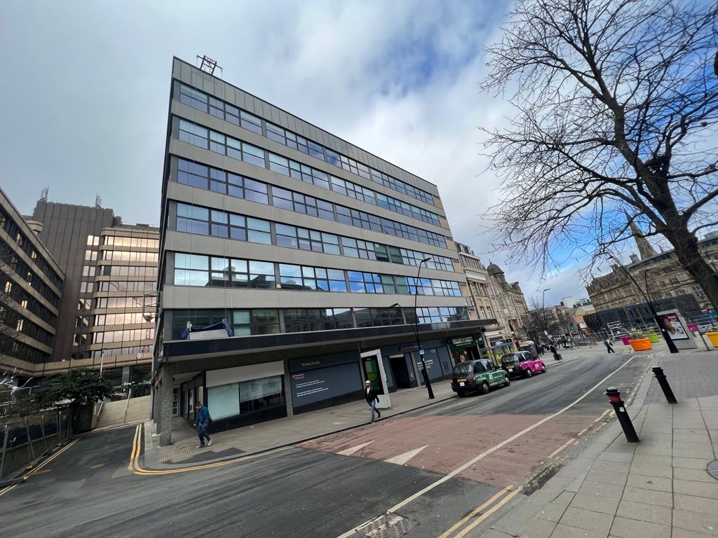 Office to let in New Oxford House, 10/30 Barkers Pool, Sheffield, South Yorkshire S1, £23,250 pa