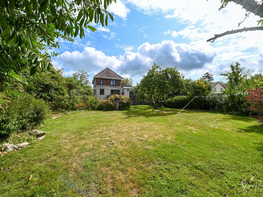 3 bed detached house for sale in The Poplars, Fishbourne Lane, Ryde PO33, £525,000