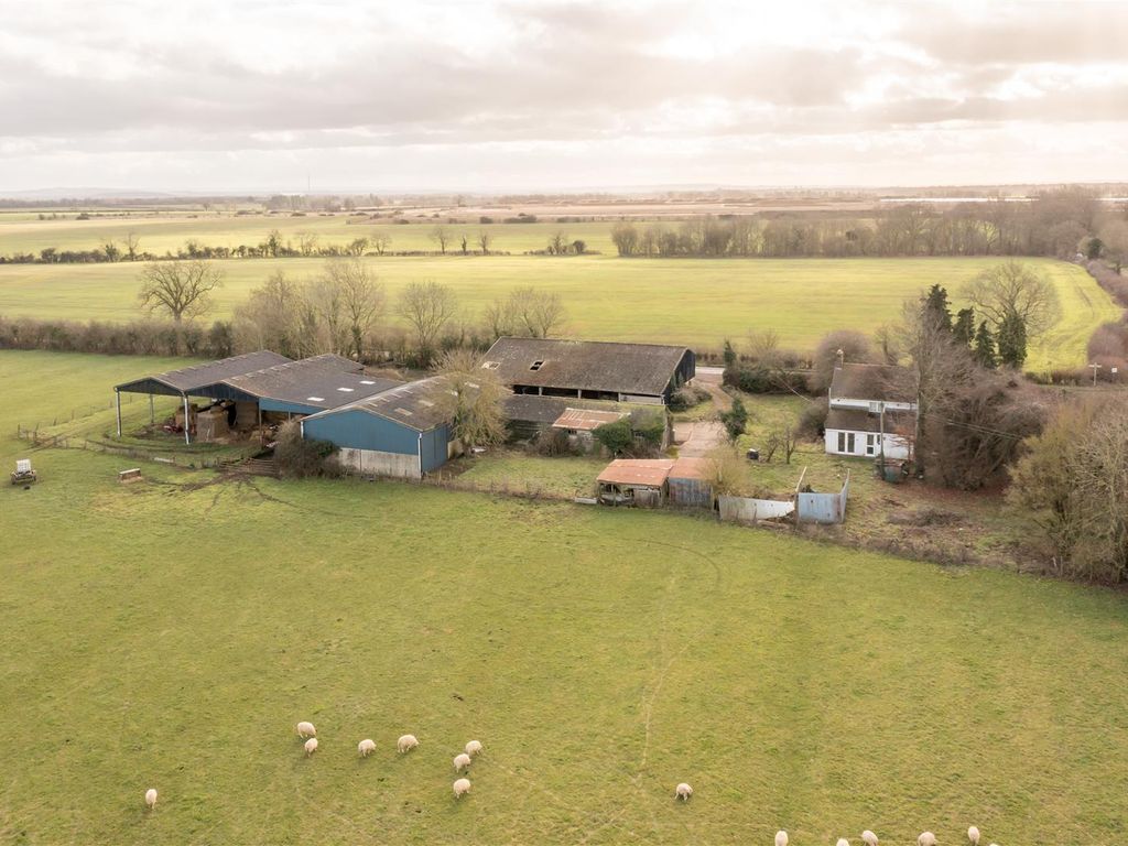2 bed farm for sale in Ardley, Bicester OX27, £1,000,000