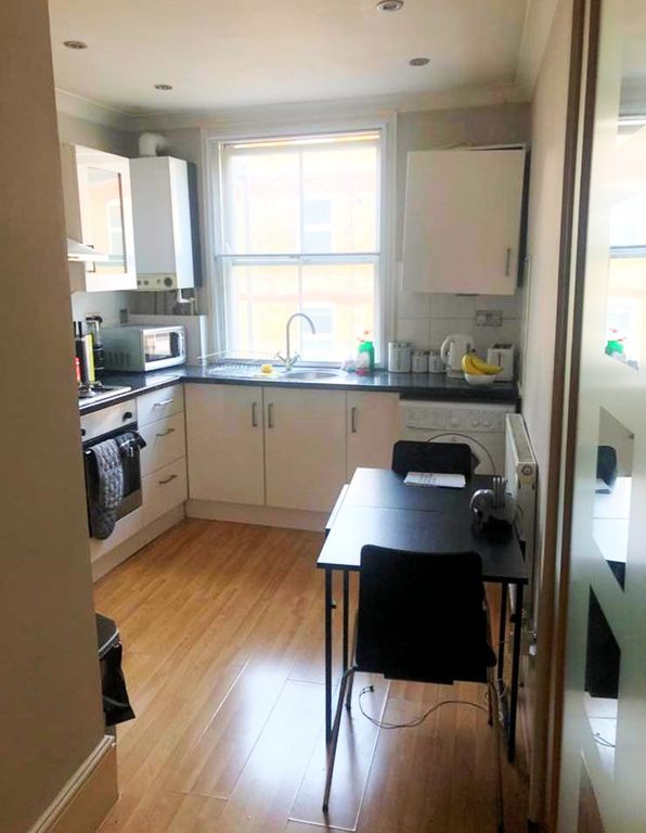 1 bed flat to rent in City Road, London EC1V, £2,383 pcm