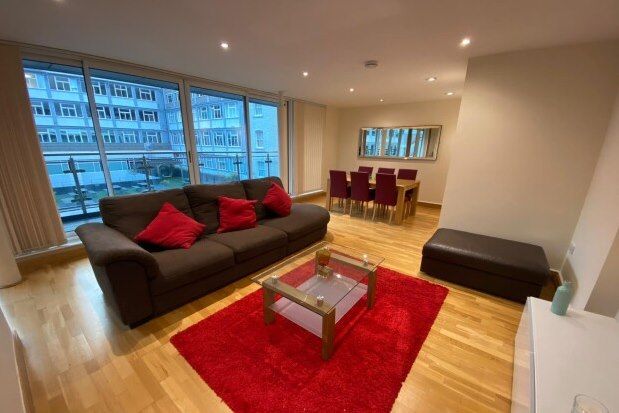 2 bed flat to rent in The Albany, Liverpool L3, £1,100 pcm