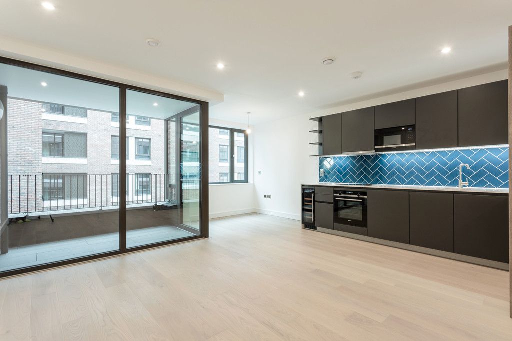 2 bed flat for sale in Rosewood Building, Gorsuch Place, London, Greater London E2, £895,000