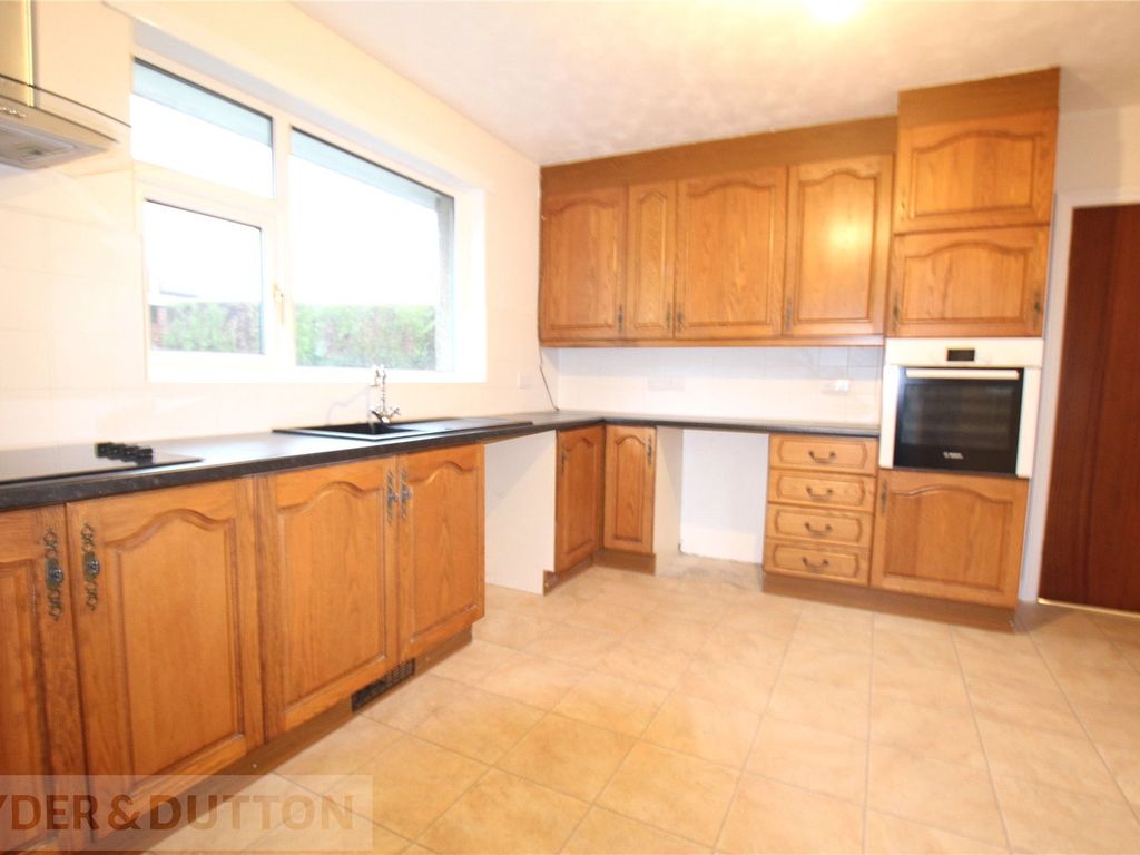 3 bed bungalow to rent in Far Lane, Hepworth, Holmfirth, West Yorkshire HD9, £1,000 pcm