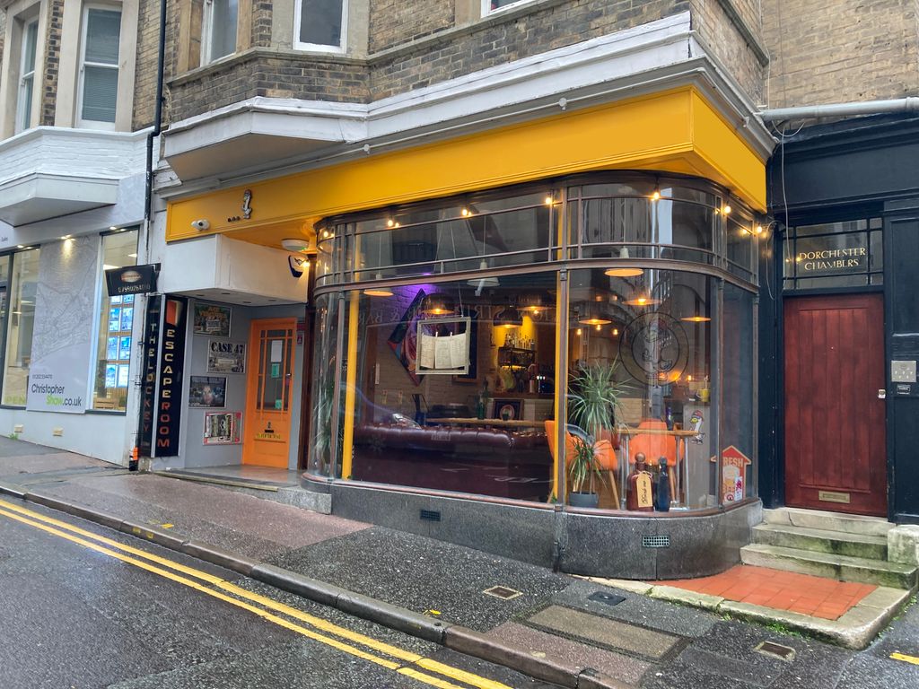Commercial property to let in Bar, Bournemouth BH1, £20,000 pa