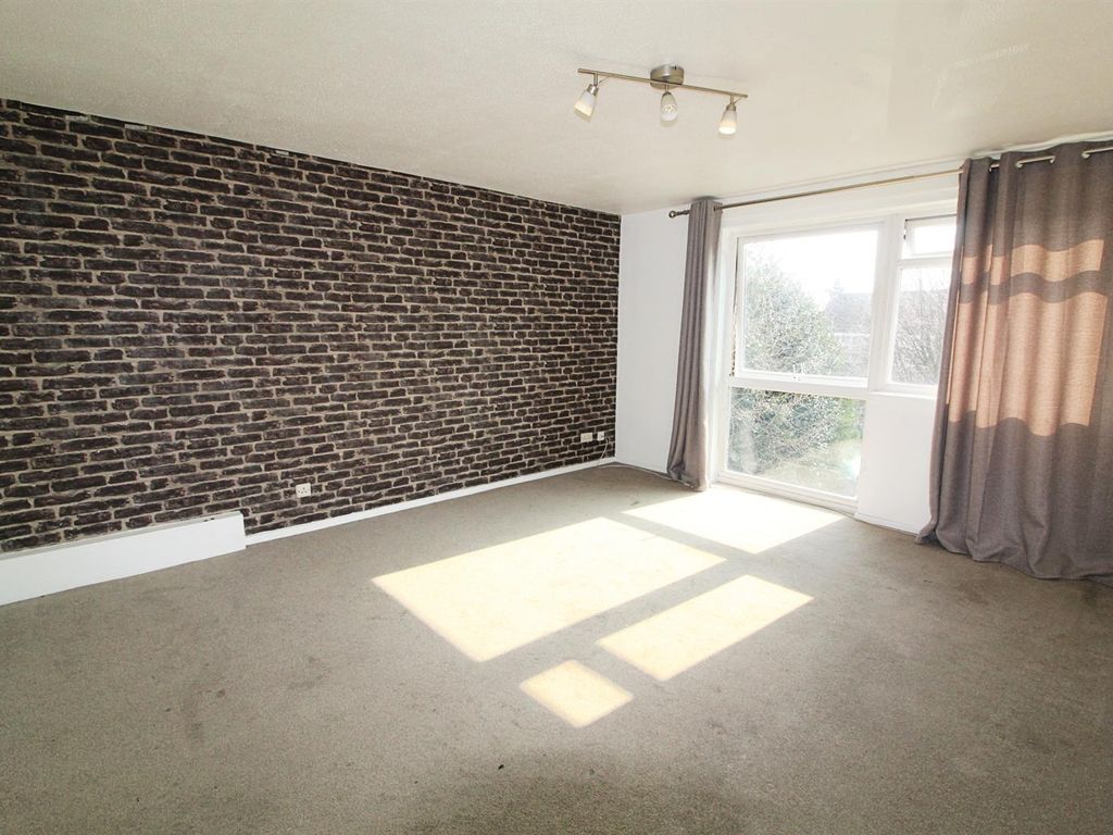 2 bed flat for sale in 79 Park Road, New Barnet, Barnet EN4, £350,000