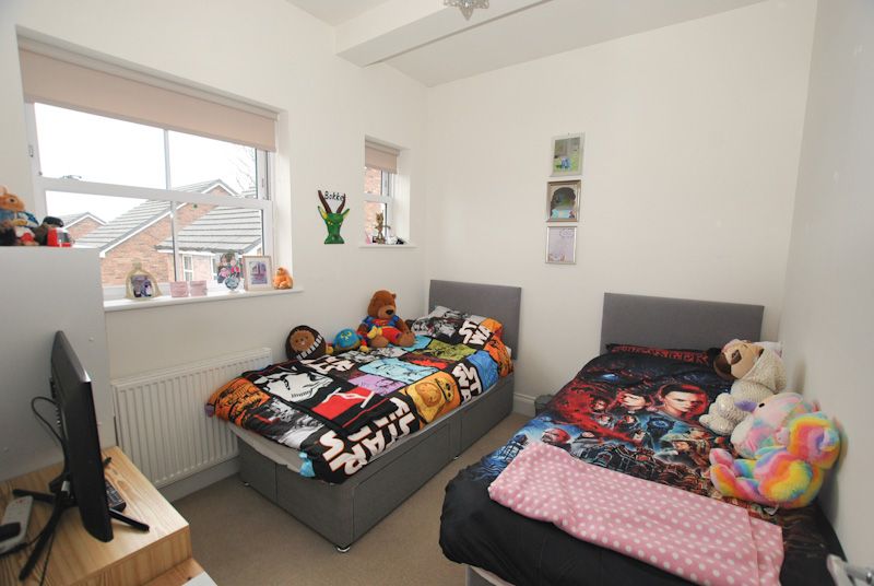 2 bed flat for sale in Hobbs Crescent, Wellington TF1, £160,000