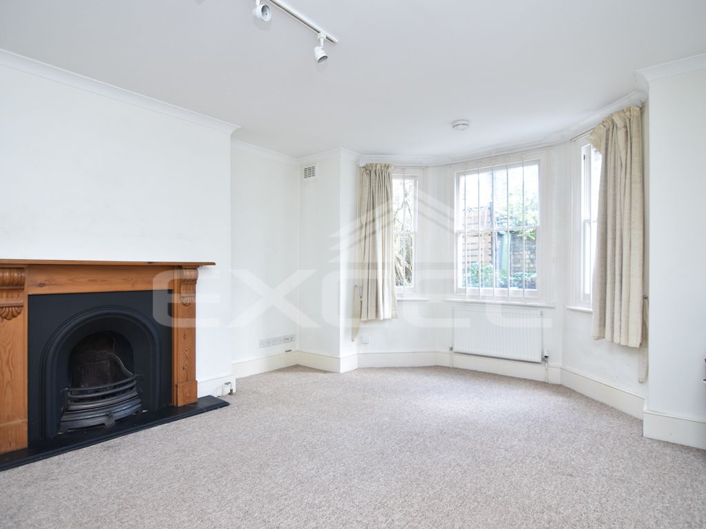 2 bed flat to rent in Gayton Crescent, Hampstead, London NW3, £2,249 pcm