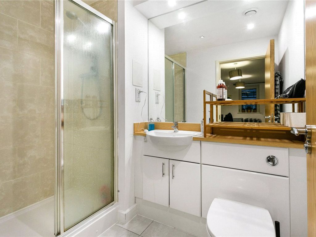 3 bed flat for sale in Roseberry Place, London E8, £700,000