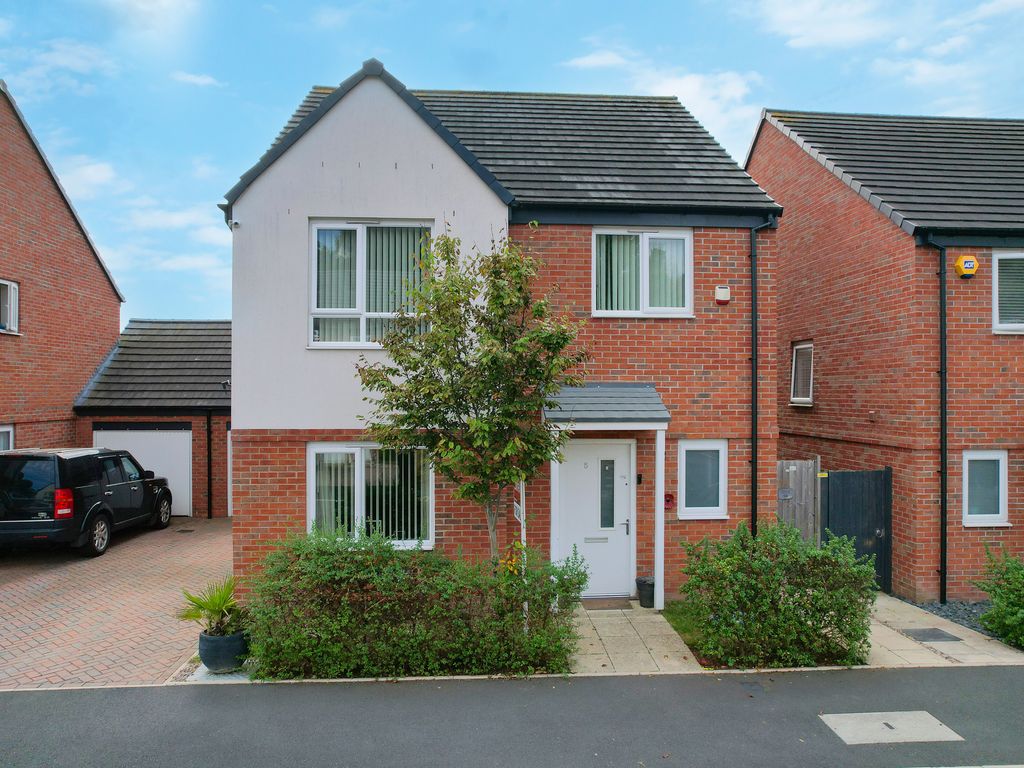 4 bed detached house for sale in Wedgwood Avenue, Rowley Regis B65, £350,000