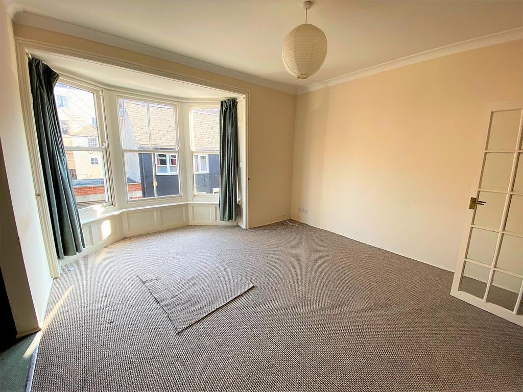 1 bed flat for sale in Great George Street, Weymouth DT4, £110,000
