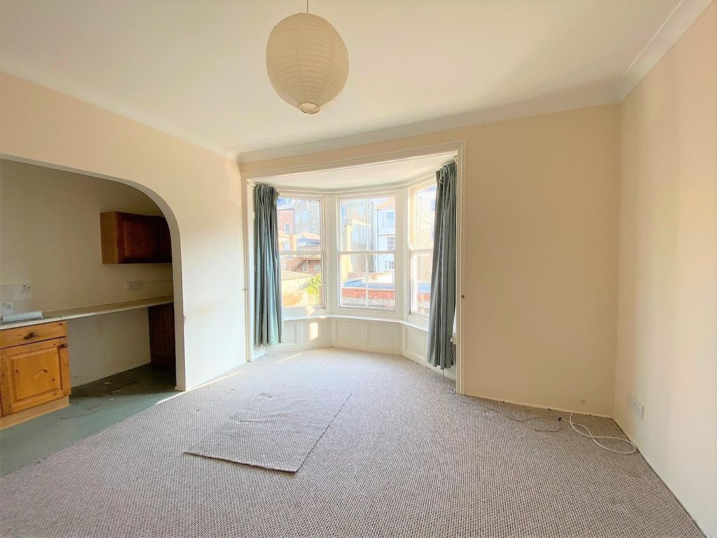 1 bed flat for sale in Great George Street, Weymouth DT4, £110,000