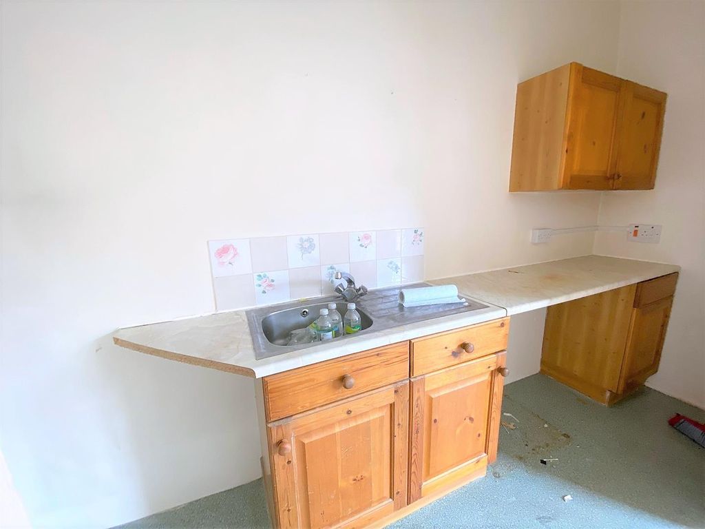 1 bed flat for sale in Great George Street, Weymouth DT4, £110,000