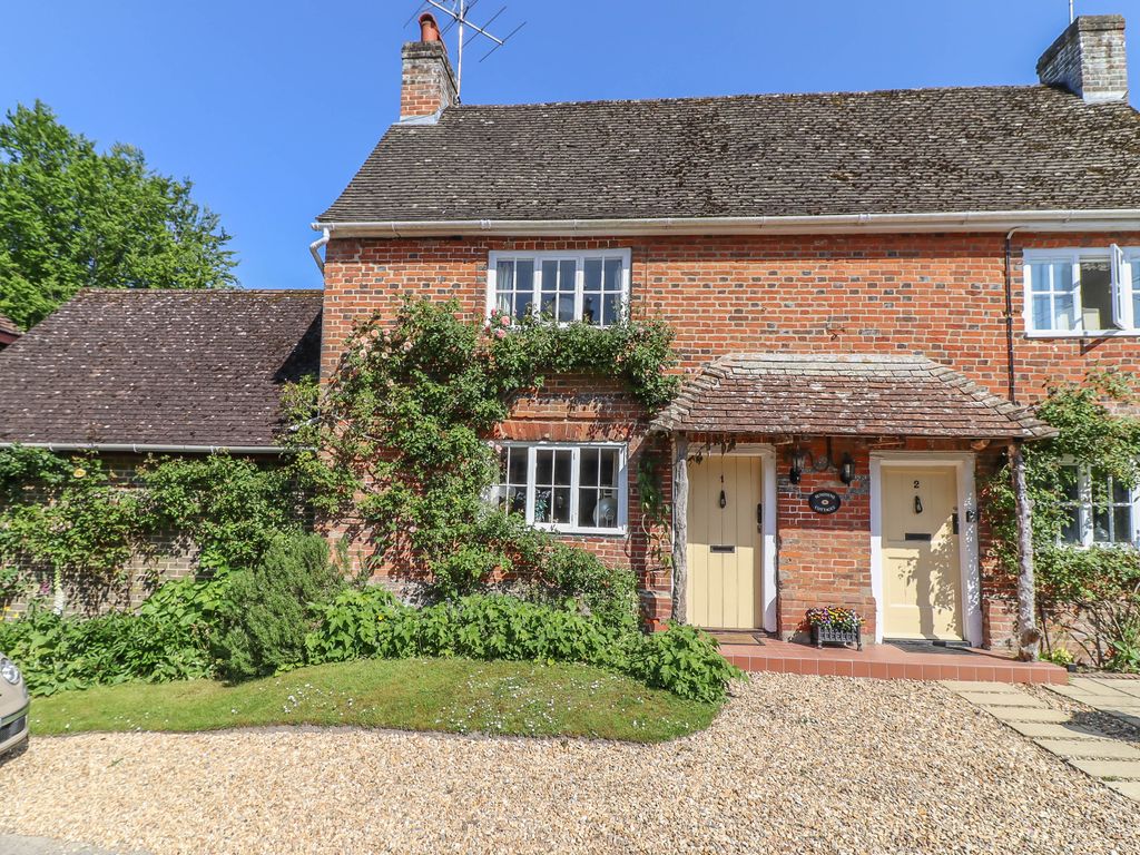 2 bed cottage for sale in Nether Wallop, Stockbridge, Hampshire SO20, £425,000