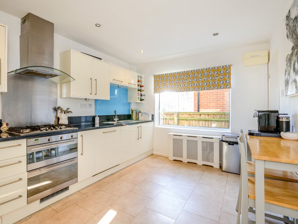 3 bed detached house for sale in Frances Street, Chesham HP5, £525,000