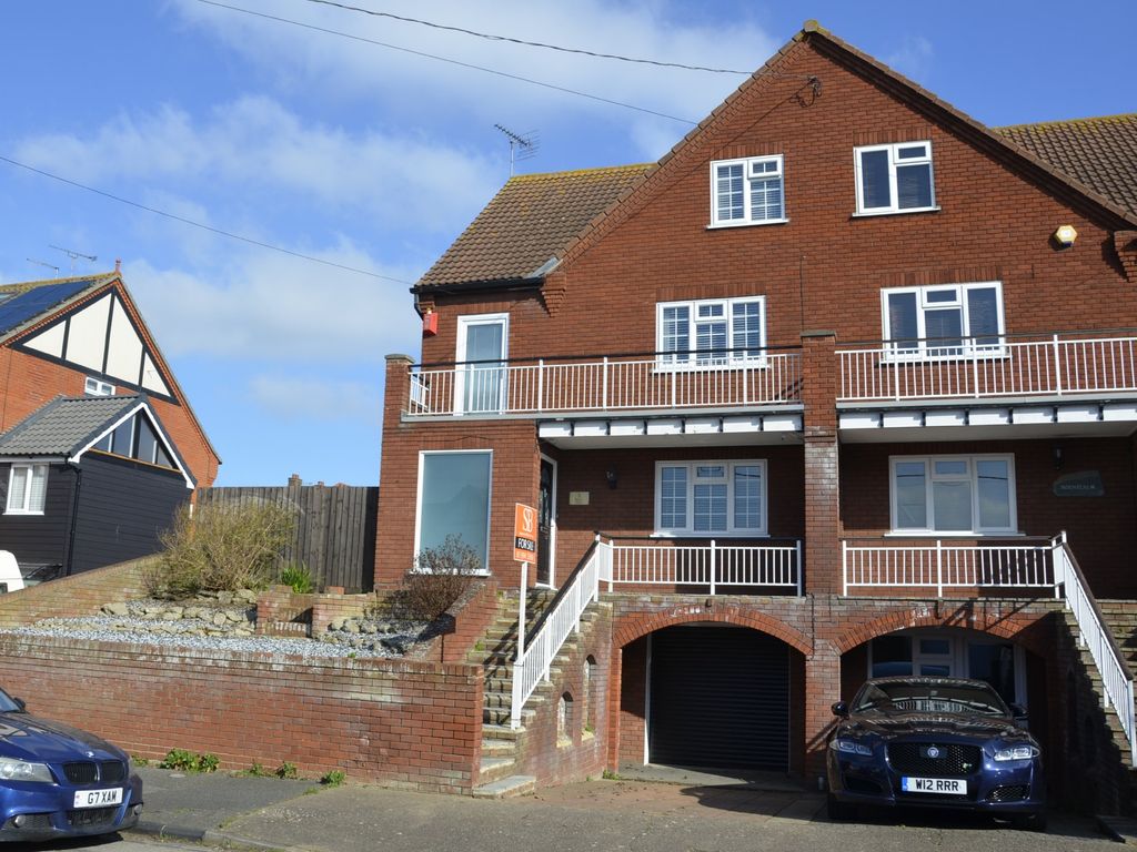 4 bed town house for sale in Bacton Road, Felixstowe IP11, £590,000