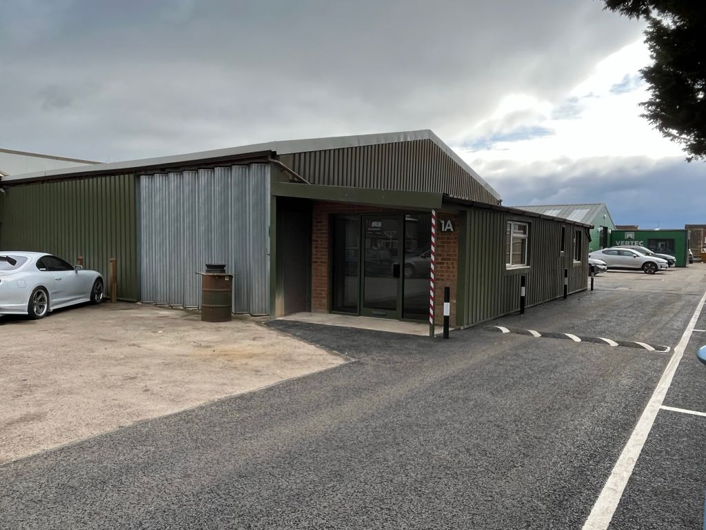 Industrial to let in Unit 1A, Thame Road Industrial Estate, Haddenham, Aylesbury HP17, £29,500 pa