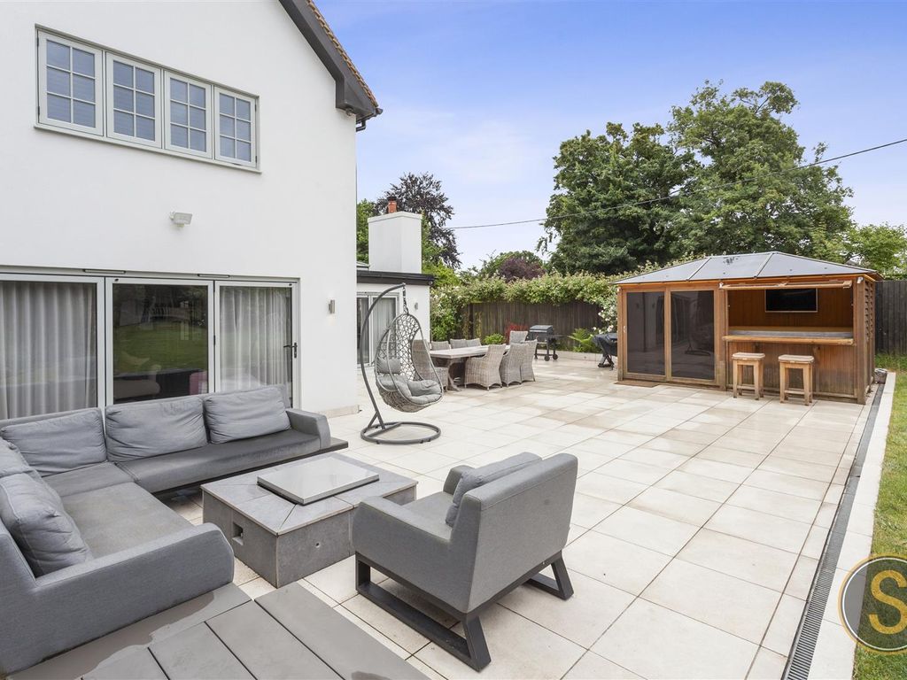 7 bed detached house for sale in Crossway, Chesham HP5, £1,250,000
