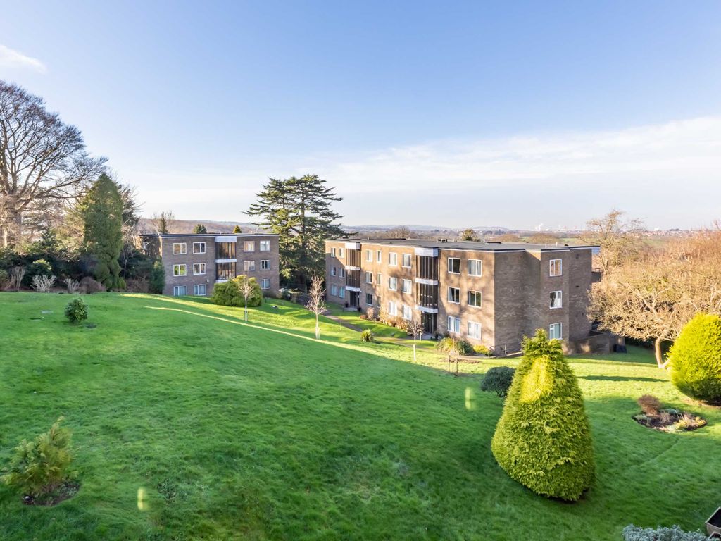 3 bed flat for sale in Knoll Hill, Sneyd Park, Bristol BS9, £400,000