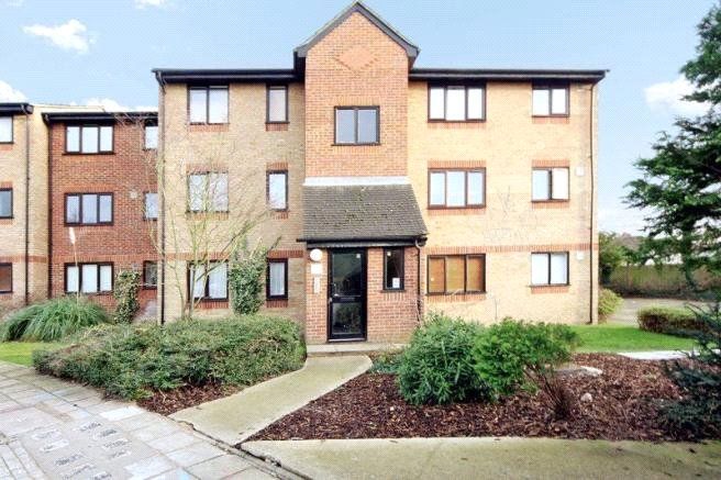 1 bed flat for sale in Chartwell Close, Greenford UB6, £175,000