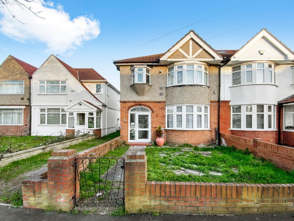 3 bed semi-detached house for sale in Ellerdine Road, Hounslow TW3, £519,950